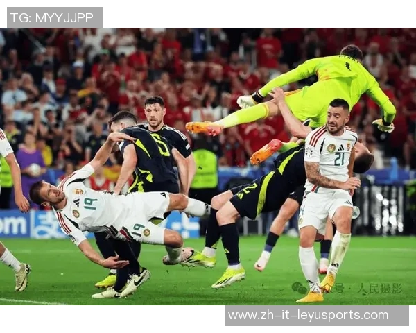 足球与人体艺术的完美结合展现运动之美与人类魅力的独特视角